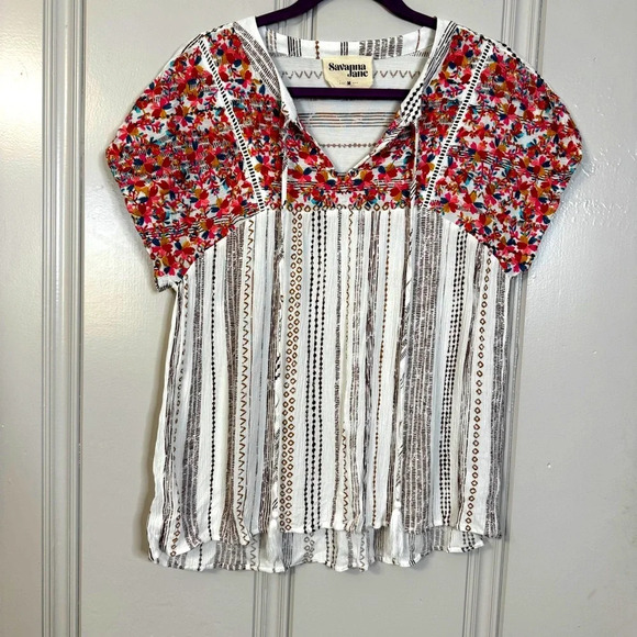 SAVANNA JANE Double Take 2 Floral Embroidery Top Size Medium - Picture 4 of 14
